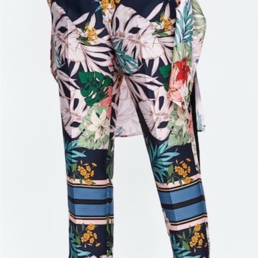 NWOT Zara Basic Floral Print Women's Pants, XS.